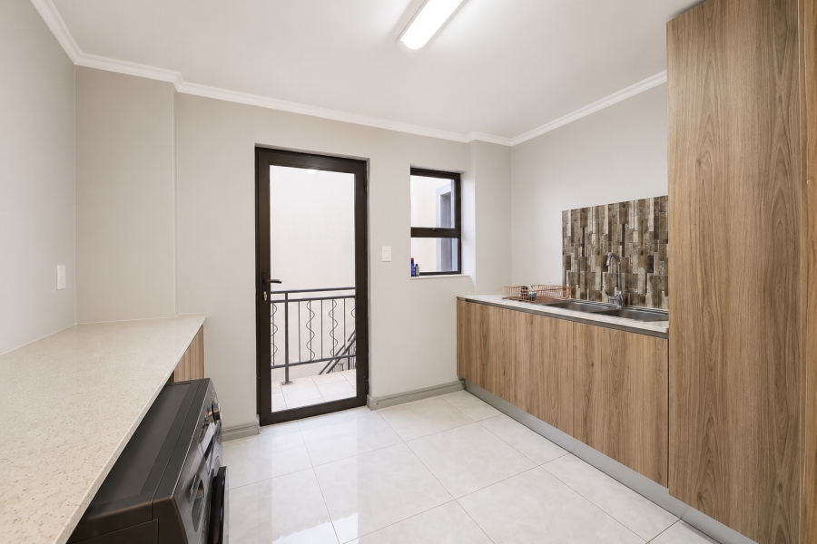 To Let 4 Bedroom Property for Rent in Estate D Afrique North West